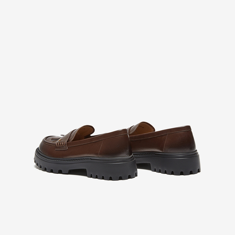 百思图2025春季新款时尚简约英伦学院风乐福鞋粗跟女单鞋WHY55AA5