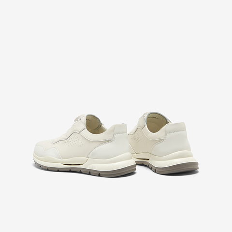 百思图2025春季新款商场同款简约户外厚底圆头男休闲鞋EAM05AM5