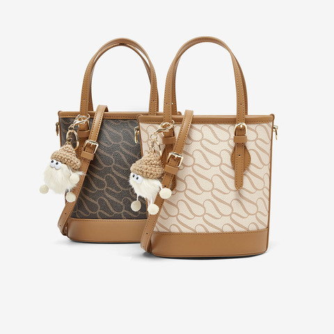 百思图2025春季新款商场同款时尚通勤水桶包单肩斜挎包女X3649AX5