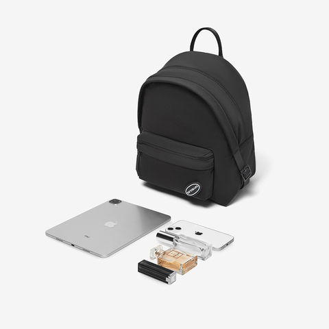 百思图2025春季新款商场同款简约户外休闲双肩背包女X3620AX5