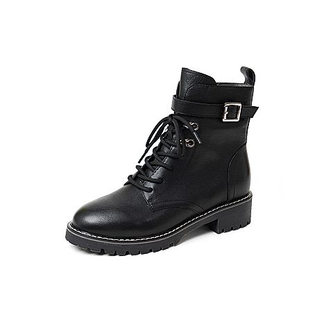 BASTO/百思图冬季专柜同款黑色时尚皮带扣马丁靴女皮靴RE149DD9