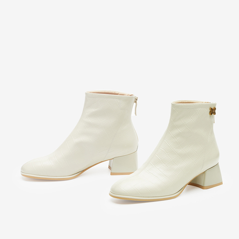 百思图2022冬季新款商场同款时尚潮流石头纹时装靴女短靴TGV46DD2