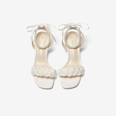 百思图2023夏季新款时髦仙女风蝴蝶结一字带粗跟女凉鞋WB531BL3