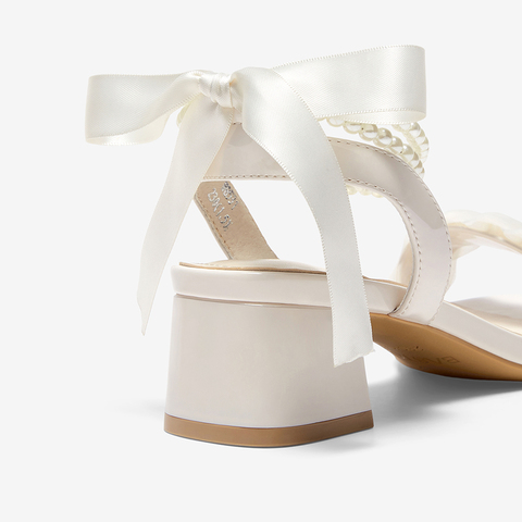 百思图2023夏季新款时髦仙女风蝴蝶结一字带粗跟女凉鞋WB531BL3