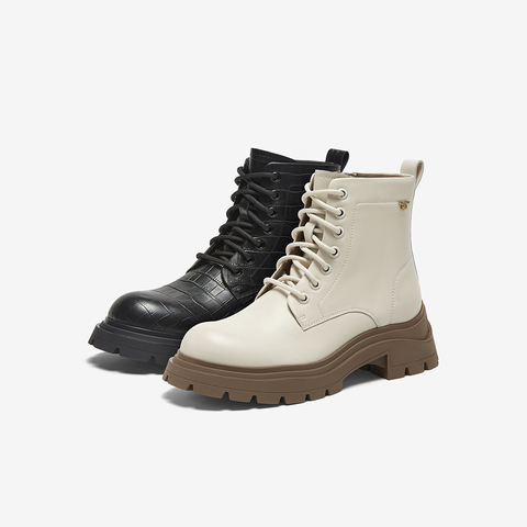 百思图2023冬季新款商场同款时尚石头纹马丁靴粗跟女短靴VSG05DD3