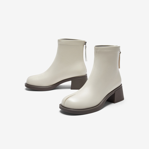 百思图2023冬季新款商场同款时尚简约时装靴粗跟女短靴MD902DD3