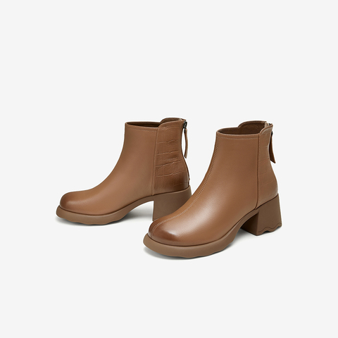 百思图2024冬季新款商场同款简约通勤时装靴粗跟女短靴BD701DD4