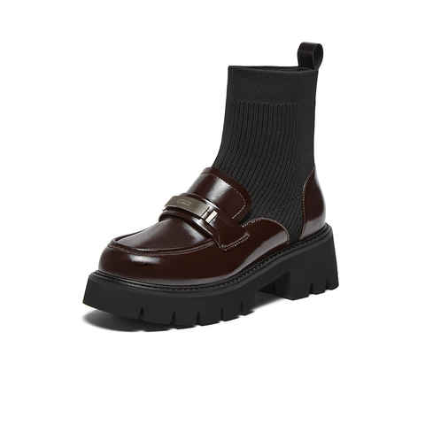 百思图2024冬季新款时尚潮流学院风袜靴粗跟圆头女短靴VUN04DD4