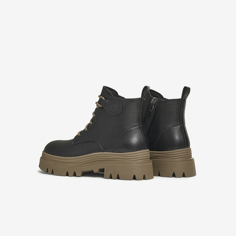 百思图2024冬季新款商场同款简约运动马丁靴粗跟女短靴ULU01DD4