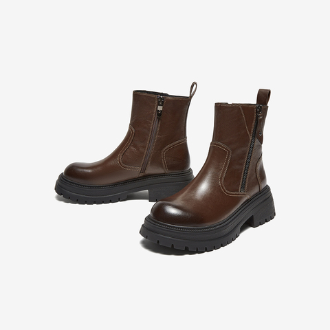 百思图2024冬季新款商场同款简约通勤时装靴粗跟女短靴ULT04DD4