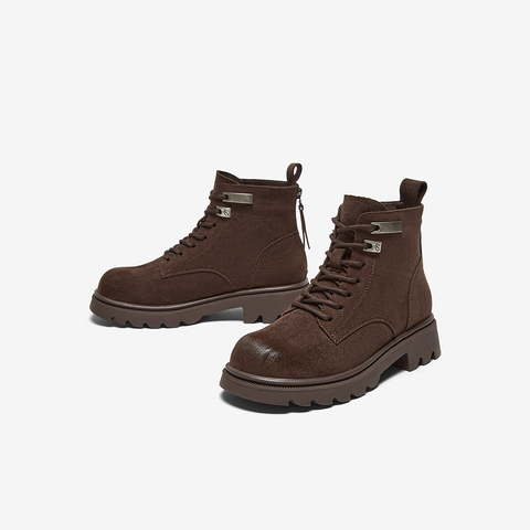 百思图2024冬季新款商场同款户外运动马丁靴粗跟女短靴W2701DD4