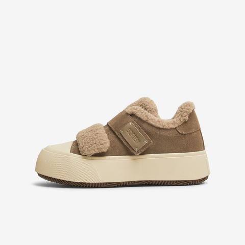 百思图2024冬季新款商场同款时尚运动板鞋加绒女休闲鞋I7595DM4