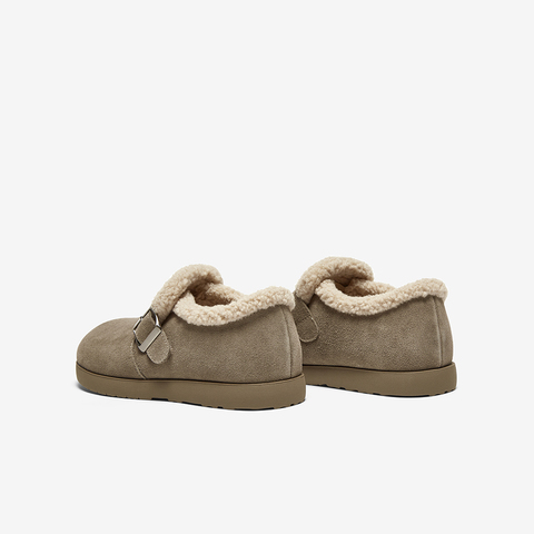 百思图2024冬季新款简约复古运动勃肯鞋平跟圆头女单鞋BG937DM4