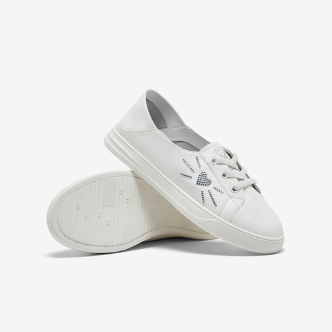 百思图2024春季新款简约通勤户外运动小白鞋平跟女休闲鞋BJ973AA4