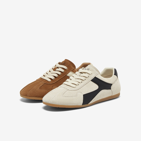 百思图2025春季新款时髦复古运动德训鞋平跟圆头女单鞋ULY03AM5