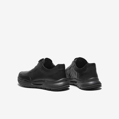 百思图2025春季新款商场同款简约户外厚底圆头男休闲鞋EAM05AM5