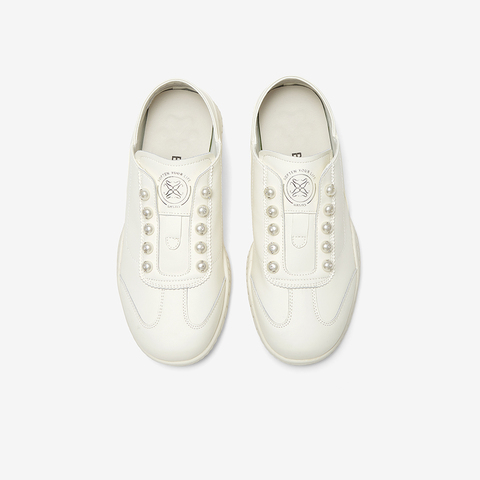 百思图2025春季新款商场同款简约休闲德训鞋平跟女休闲鞋E5261AM5