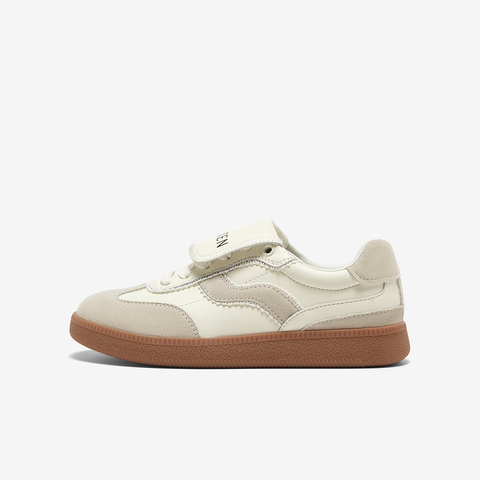 百思图2025春季新款复古户外运动德训鞋平跟女休闲鞋BG355AM5