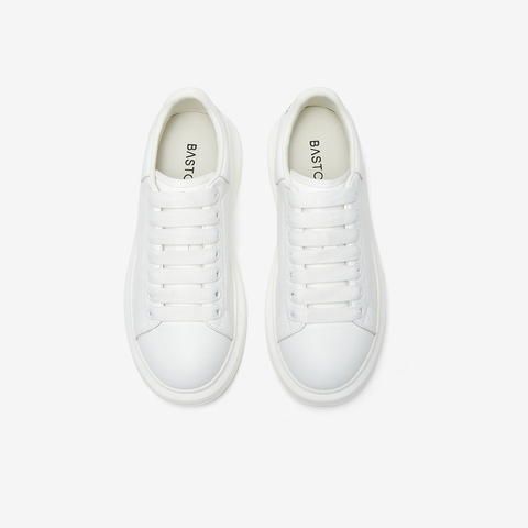 百思图2025春季新款时尚户外运动小白鞋厚底圆头女休闲鞋V0121AM5