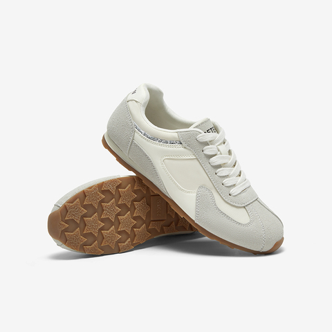 百思图2025春季新款简约运动户外休闲德训鞋平跟女休闲鞋V0148AM5