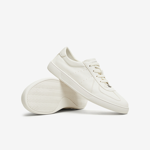 百思图2025春季新款商场同款简约运动小白鞋平跟男休闲鞋700DAM5