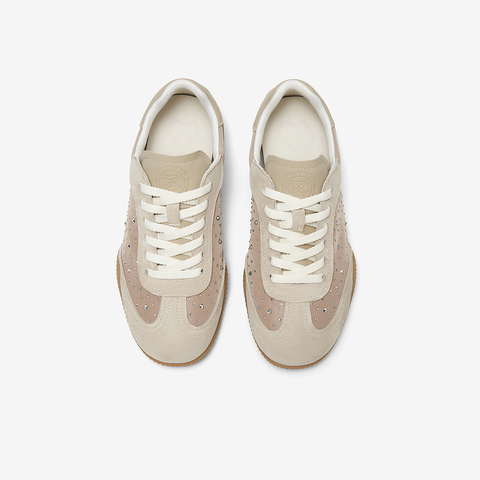 百思图2025春季新款简约户外复古运动德训鞋平跟女休闲鞋E5281AM5