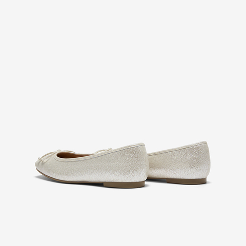 百思图2025春季新款简约蝴蝶结时尚通勤方头浅口女单鞋TIK20AQ5