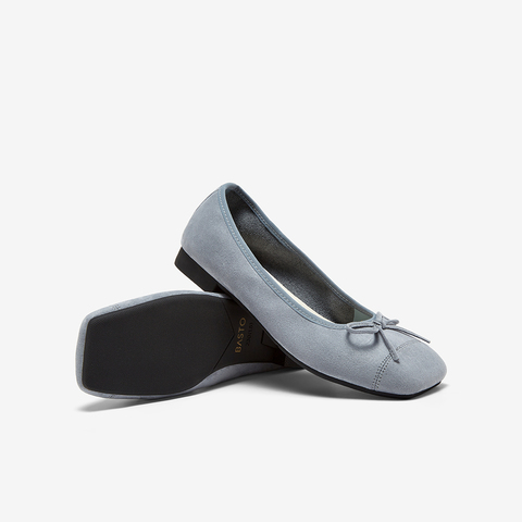 百思图2025秋季新款简约时尚蝴蝶结浅口方头女单鞋B2700CQ5