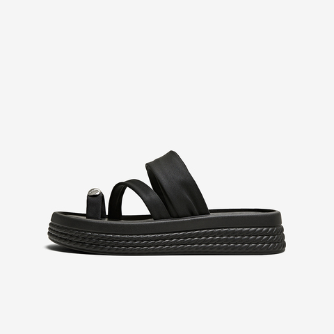 百思图2025夏季新款时尚户外潮流时装拖厚底女拖鞋F2121BT5