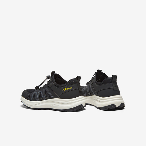 百思图2025夏季新款时尚户外潮流运动厚底男休闲鞋B2010BL5