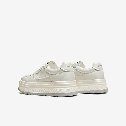 百思图2025秋季新款简约街头户外运动板鞋女休闲鞋W0803CM5