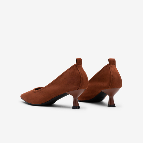 百思图2025秋季新款浅口单鞋时尚潮流通勤尖头细跟女鞋B1791CQ5