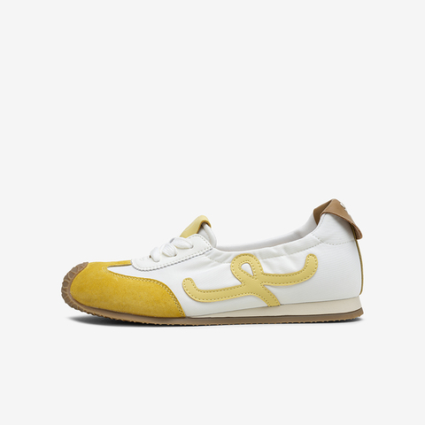 百思图2025秋季新款德训鞋时尚简约户外运动女休闲鞋X1519CA5