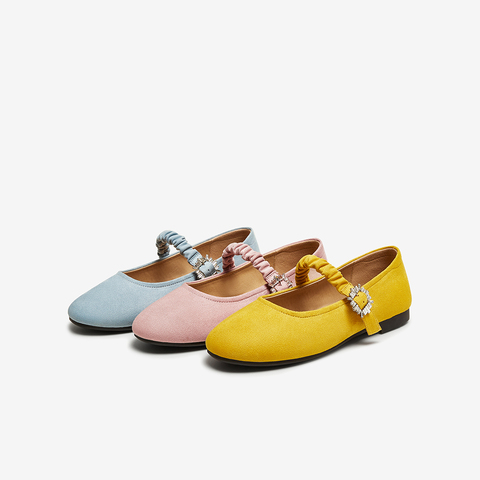 百思图2025秋季新款玛丽珍鞋时尚休闲浅口平跟女单鞋M9213CQ5