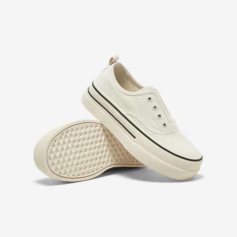 百思图2025秋季新款帆布鞋时尚街头运动厚底女休闲鞋A1213CM5