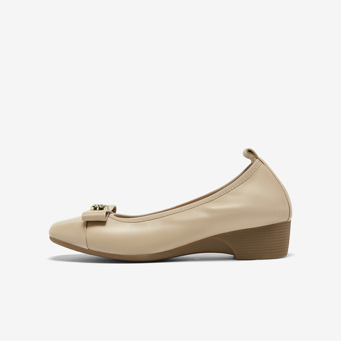 百思图2025秋季新款商场同款浅口单鞋时尚简约通勤女鞋C6021CQ5