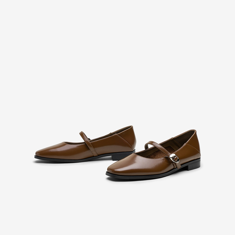 百思图2025秋季新款玛丽珍鞋时尚复古法式浅口女单鞋B5291CQ5