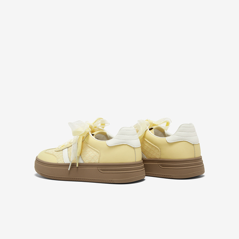 百思图2025秋季新款德训鞋时尚复古街头运动女休闲鞋W0923CM5