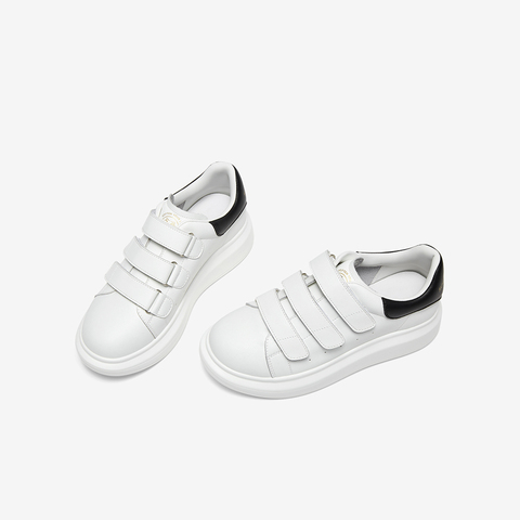 百思图2025秋季新款小白鞋时尚户外潮流运动女休闲鞋D5882CM5