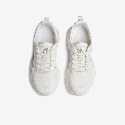 百思图2025秋季新款商场同款时尚简约户外女休闲运动鞋D3213CM5