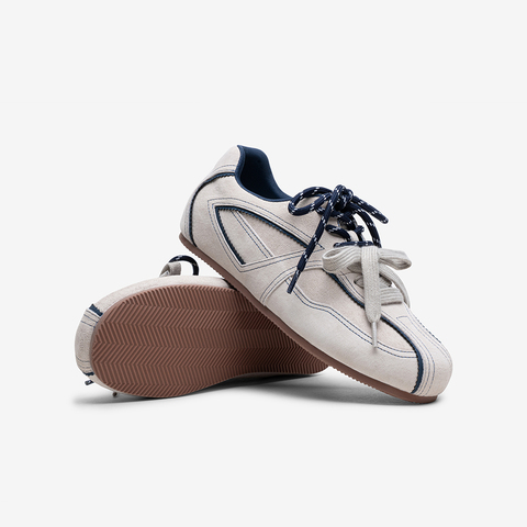 百思图2025秋季新德训鞋时尚复古户外运动平跟女休闲鞋D3250CM5