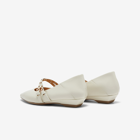 百思图2025秋季新款玛丽珍鞋复古简约法式尖头浅口女单鞋A3191CQ5