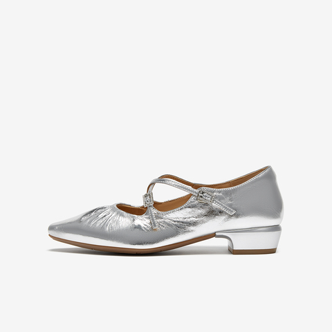 百思图2025秋季新款玛丽珍鞋时尚复古法式尖头女单鞋BN130CQ5