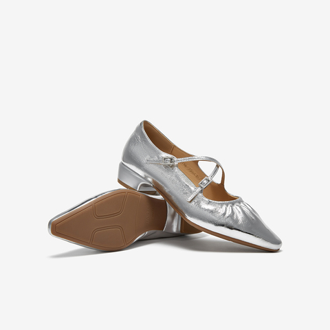 百思图2025秋季新款玛丽珍鞋时尚复古法式尖头女单鞋BN130CQ5