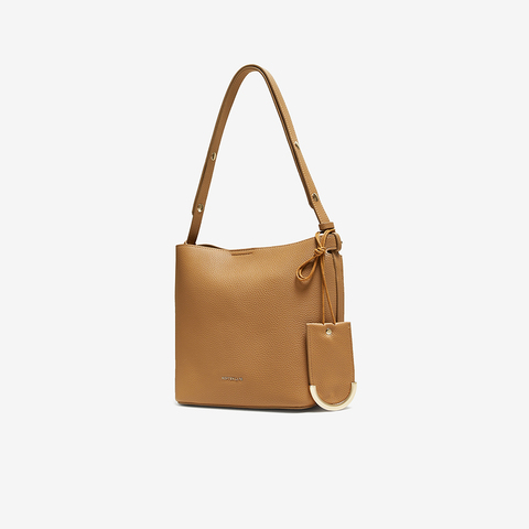 百思图2025秋季新款商场同款水桶包时尚通勤单肩包女TY030CX5