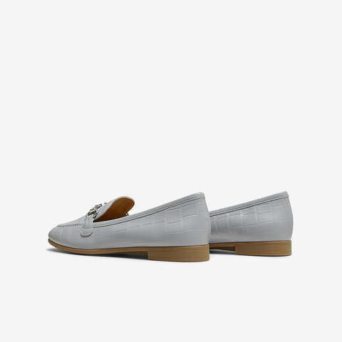 百思图2025秋季新款商场同款乐福鞋时尚金属扣女单鞋TRW38CA5