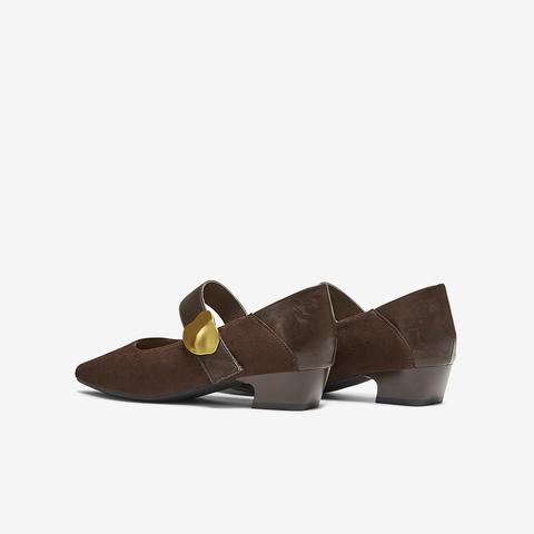 百思图2025秋季新款商场同款玛丽珍鞋时尚复古尖头女单鞋F5176CQ5