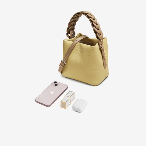 百思图2025秋季新款商场同款水桶包时尚简约通勤斜挎包女TY019CX5