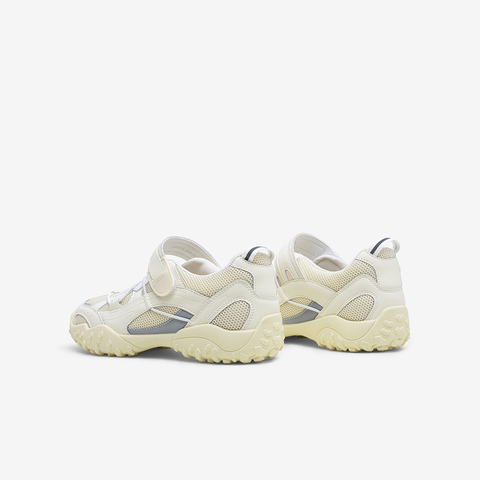 百思图2025秋季新款时尚复古休闲运动玛丽珍厚底女单鞋A2074CM5