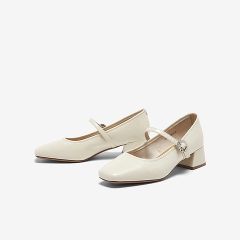 百思图2025秋季新款玛丽珍鞋时尚法式方头粗跟女单鞋F3507CQ5